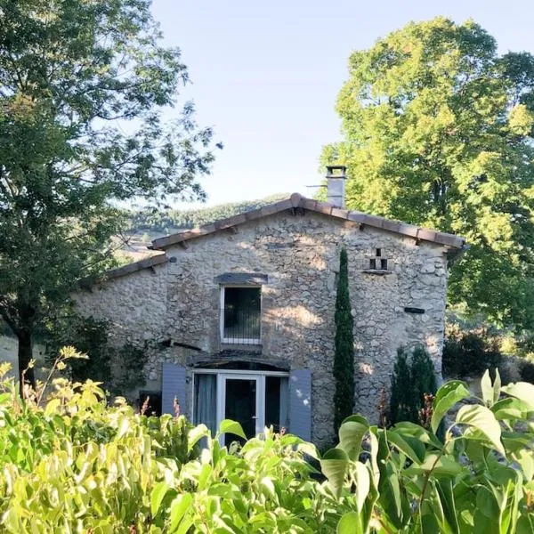 Charmante Bergerie en Drôme à 500m d'altitude，位于Combovin的酒店