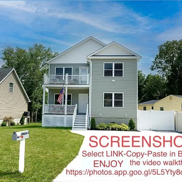 Beach House Cape May just 1 block from the Bay & a Short 5 minutes walk, Sleeps 19，位于五月岬郡的酒店