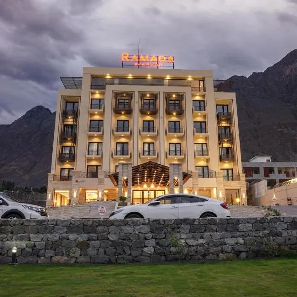 Ramada Hotel Gilgit，位于Jutal的酒店