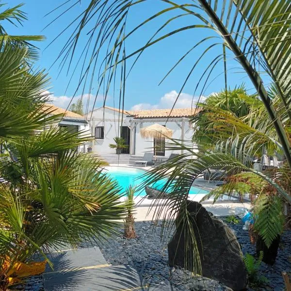Suites by Aix Keys avec jacuzzi privatif 5 min des plages Fouras，位于Saint-Laurent-de-la-Prée的酒店