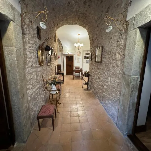 Le Prigioni del Palazzo B&B，位于索拉的酒店