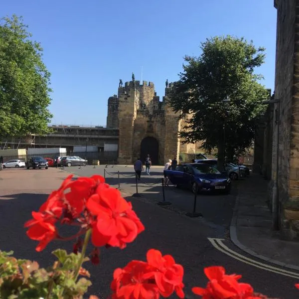 Barbican View - luxury apartment opposite Alnwick Castle，位于阿尔恩茅斯的酒店