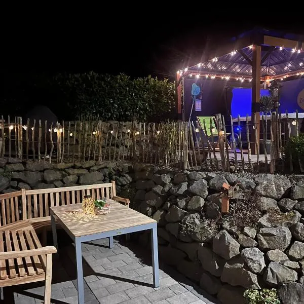 Eifelferienhaus An der Kapelle - kostenlose Sauna, Ofen，位于Kerschenbach的酒店