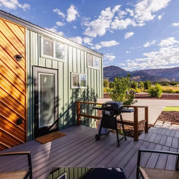 The Narrows Tiny Home，位于Apple Valley的酒店