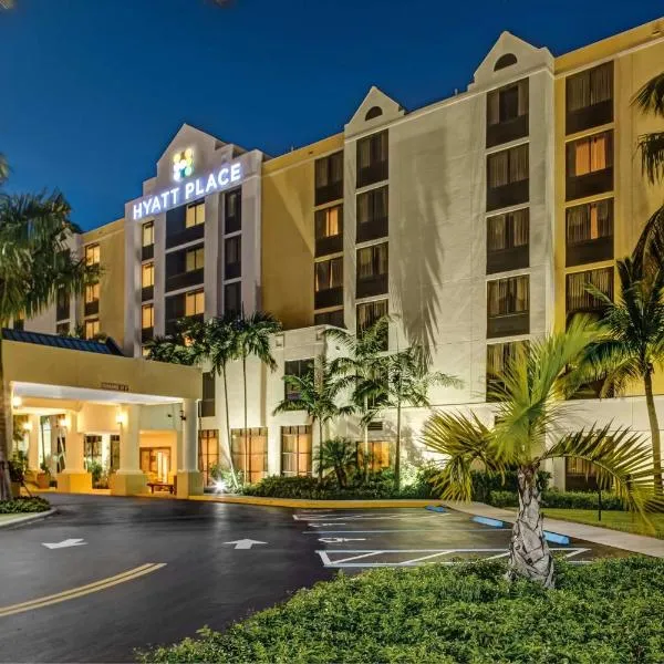 Hyatt Place Fort Lauderdale Cruise Port & Convention Center，位于好莱坞海滩的酒店