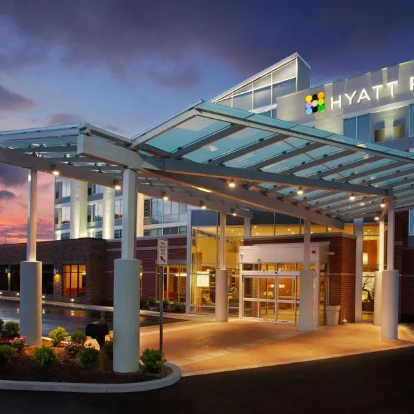 Hyatt Place at The Hollywood Casino Pittsburgh South，位于华盛顿的酒店