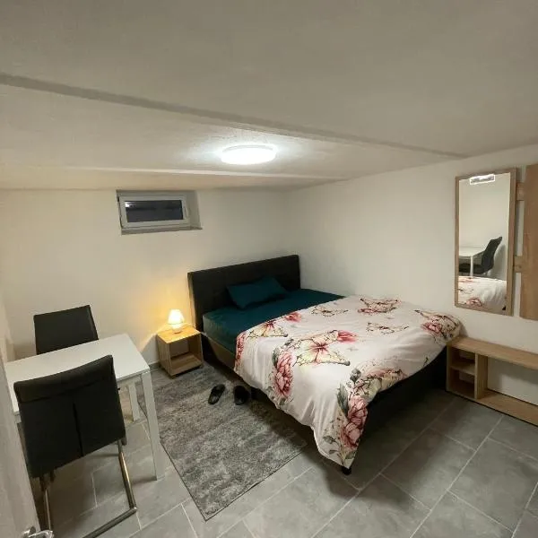 gemütliches und Schönes Zimmer Keller Geschoss K1，位于Haßloch的酒店