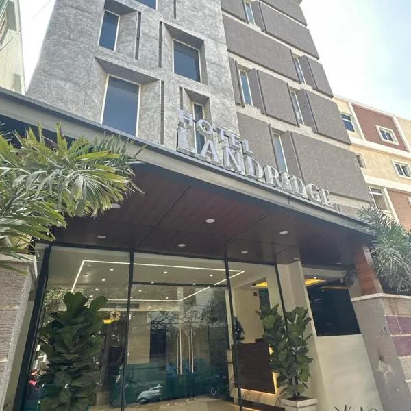 Hotel Landridge - HITECH City Hyderabad,位于海得拉巴的酒店