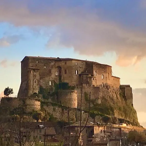 Stay in Front of Borgia Castle，位于苏比亚科的酒店