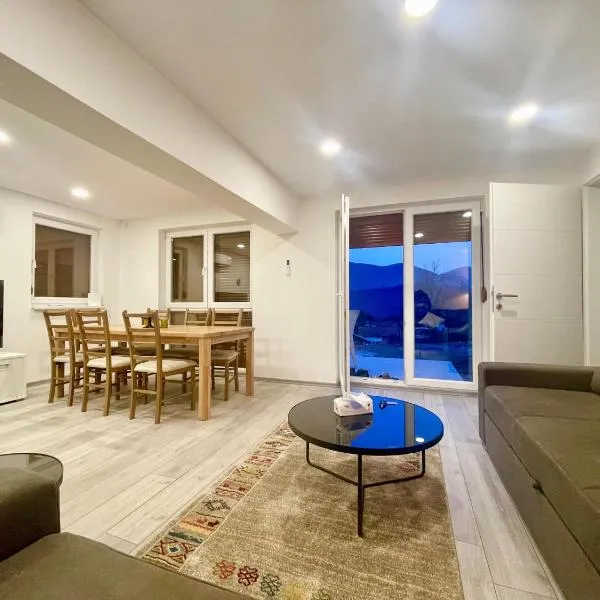 Sky view villa，位于Obrovac的酒店