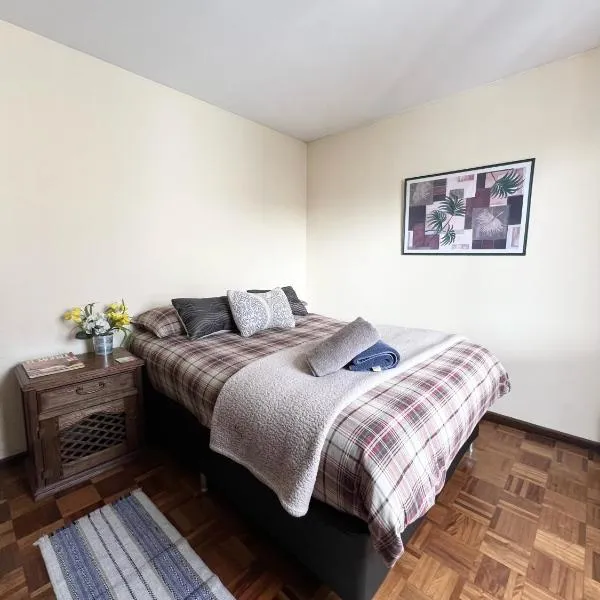 Departamento acogedor en la mejor zona de La Paz，位于拉巴斯的酒店