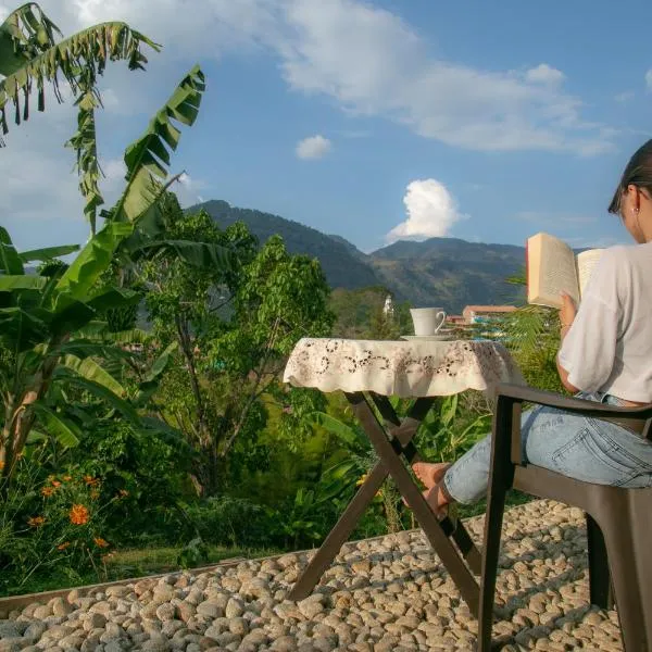 Jardín de Azucenas，位于贾丁的酒店