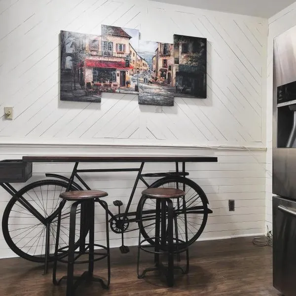 Majestic Living close to Boston- Family and group friendly，位于斯托顿的酒店