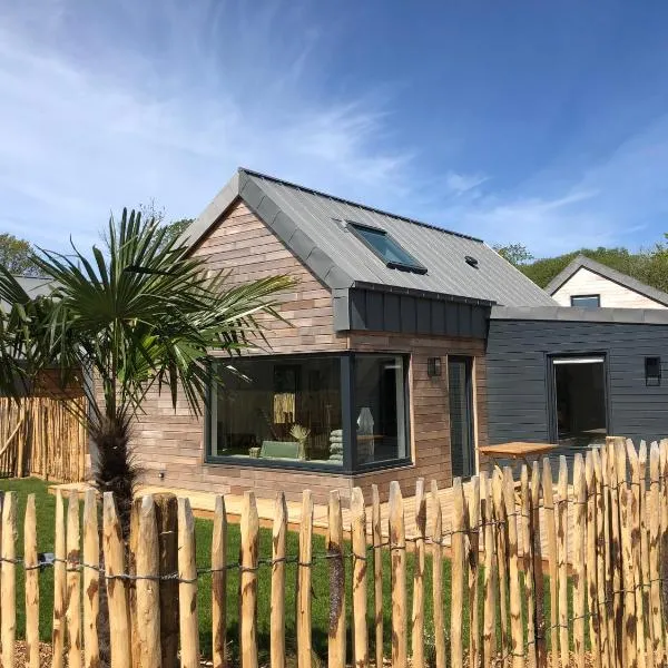 La cabine du bout du monde avec Mezzanine - Ile de Sein - votre maison de vacances de haut standing - PL03，位于克罗宗的酒店