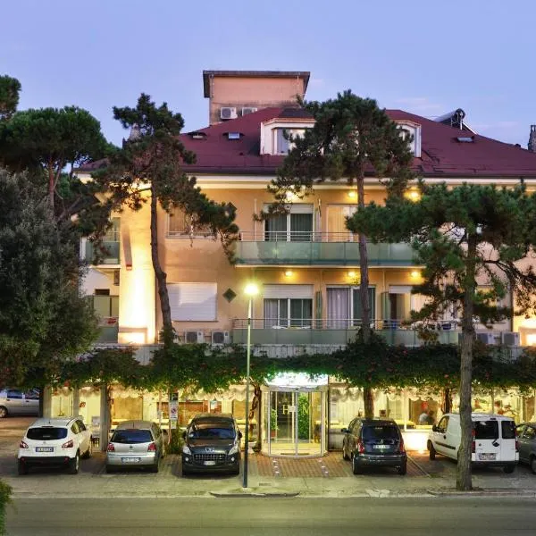 Hotel Mimosa，位于利加诺松树园的酒店