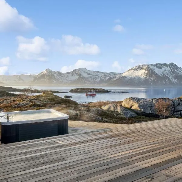 Fjordview Arctic Lodge with sauna and Jacuzzi，位于Lyngværet的酒店