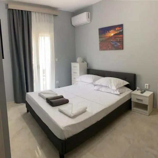 Umbrella Apartment，位于佩雷亚的酒店