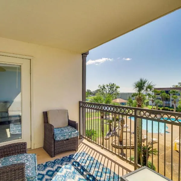 Biloxi Condo with Pool Access - Steps to Beach!，位于比洛克西的酒店