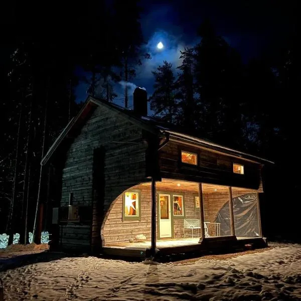 Cabin in the Woods，位于马隆的酒店