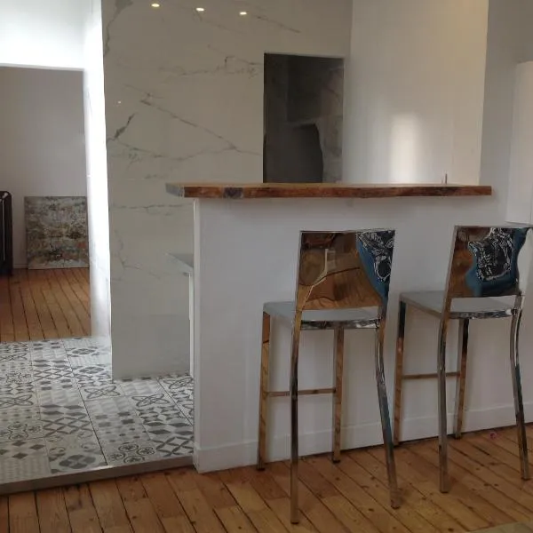 Appartement 2 pièces，位于阿涅勒的酒店