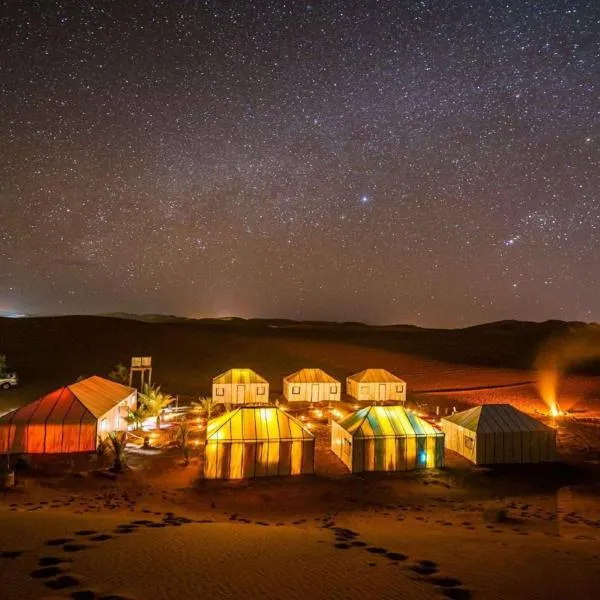 Sahara Luxury Glamping，位于梅尔祖卡的酒店