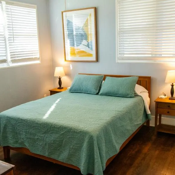 Cozy One Bedroom Unit In the Heart of Jax Beach!，位于杰克逊维尔海滩的酒店