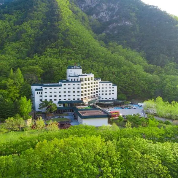 KensingtonHotel Seorak，位于Naehyŏl-li的酒店