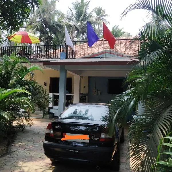 Cottage California, 2Km Drive2 Beach,Arossim, Goa,，位于Utorda的酒店