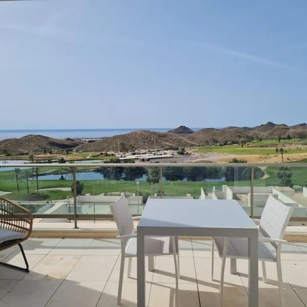 Luxury Penthouse Golf, sea view，位于普尔皮的酒店