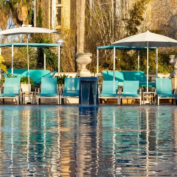 Bahía de Alcudia Hotel & Spa，位于阿尔库迪亚港的酒店