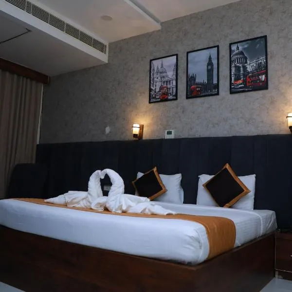 HOTEL JB'S MINERVA GRAND，位于Khammam的酒店