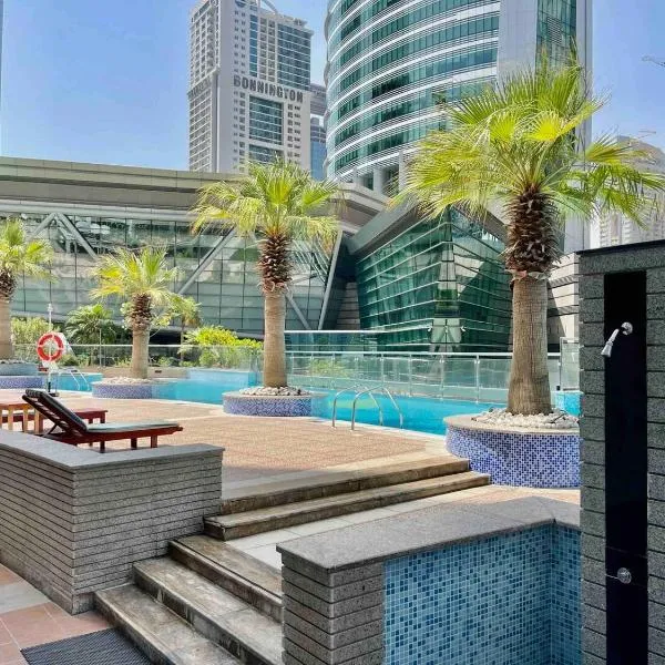 Rustic Elegance By The Lake Studio Cabin In Jlt，位于迪拜的酒店