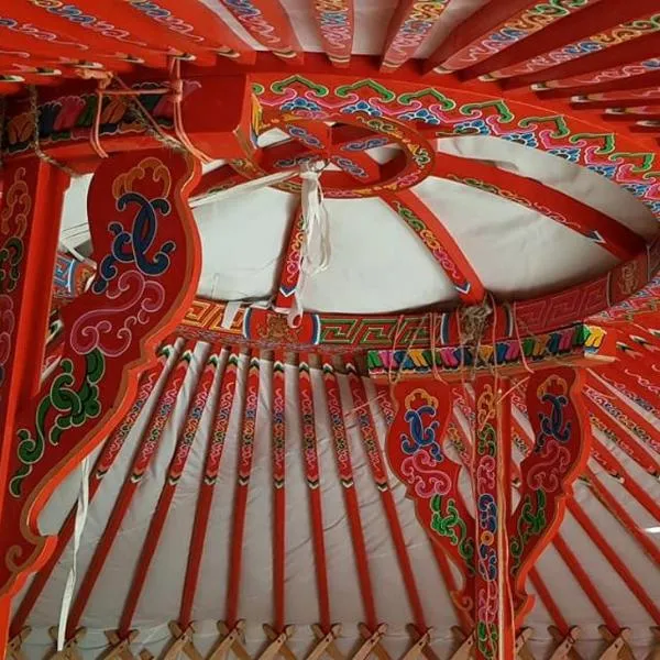la yourte du moulin，位于Champrond的酒店