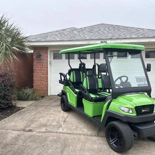 WINDSTARR DESTIN- Golf Cart Included, One level, Close to beach, Pet friendly，位于圣罗莎海滩的酒店