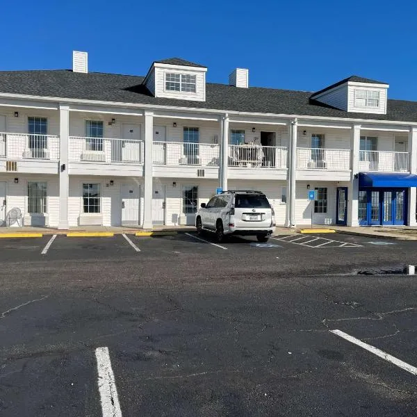 Motel 6 Georgetown, SC Marina，位于利奇菲尔德海滩的酒店