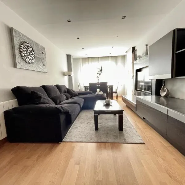 Apartamentos Ciudad del Calzado，位于Santa Eulalia Bajera的酒店