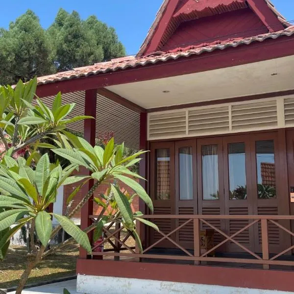 Lovita Tanjung Bidara Beach Resort，位于艾尔克如的酒店