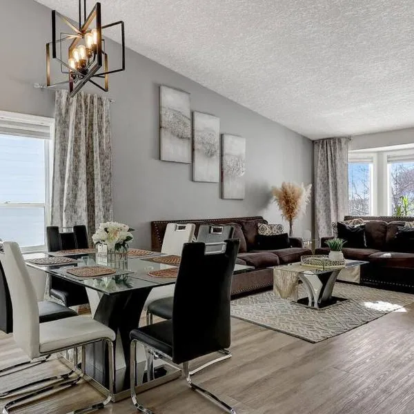 Bright and Spacious Home away from home，位于大草原城的酒店