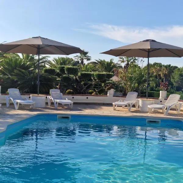 La Villa Romantica Résidence de vacances Les Tres Cales Espagne，位于莱斯崔斯卡勒斯的酒店