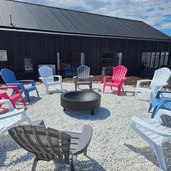 Marbles House - 4 Bedrooms, 8 Beds, Sleeps 10 - Pet Friendly，位于Hindmarsh Island的酒店