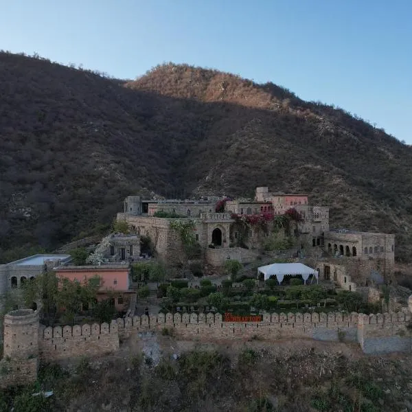 The Dadhikar Fort Alwar，位于阿尔瓦尔的酒店