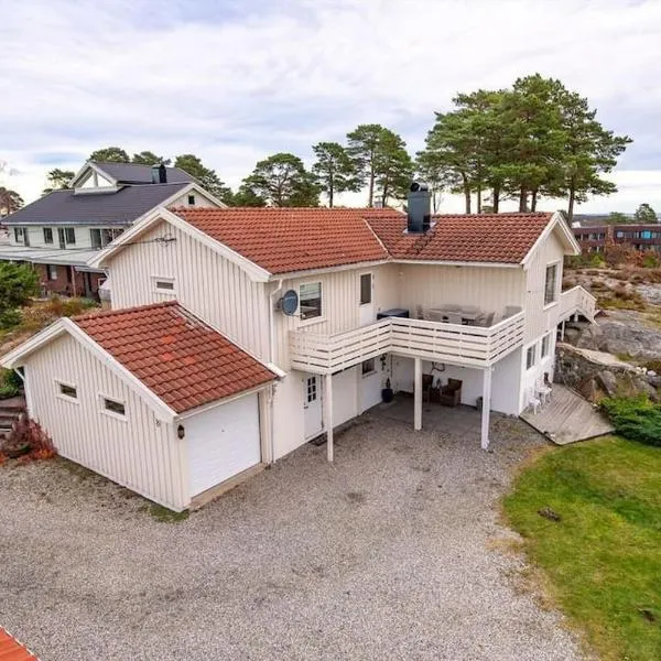 Koselig leilighet i Grimstad like ved UiA，位于Jordtveit的酒店