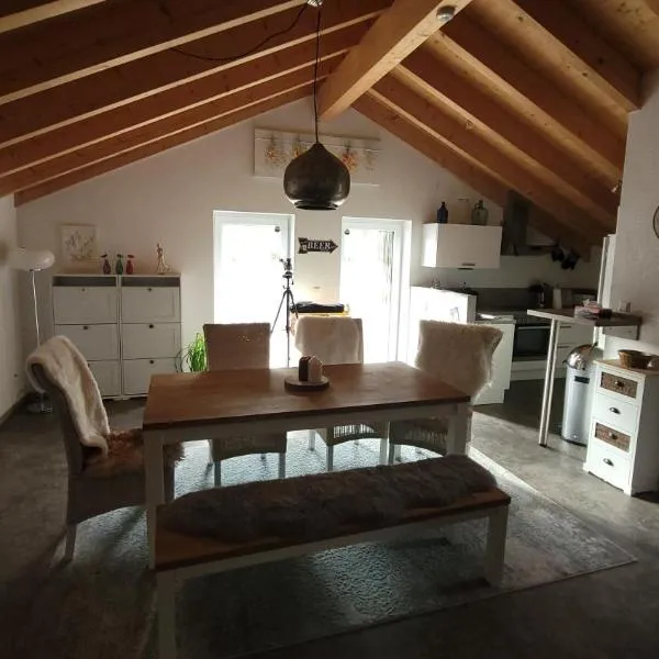 FeWoHerrmann，位于Gundelsheim的酒店