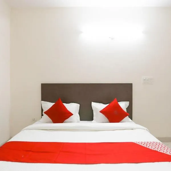 OYO Flagship 61722 Rajmahal Residency Hotel，位于Bhiwadi的酒店