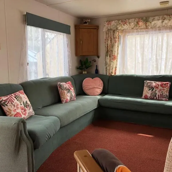 2 bedroom static caravan，位于Kirkconnel的酒店