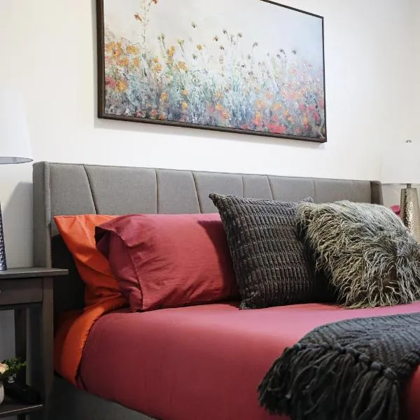 Stylish Retreat with King Bed, Long Stays, WEM, Disney+，位于埃德蒙顿的酒店