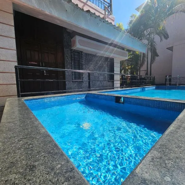 Seven Villa with Swimming pool，位于潘奇加尼的酒店