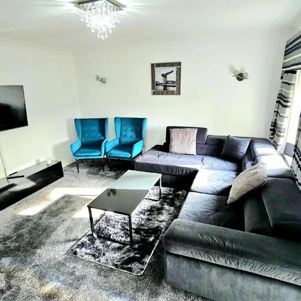 Lovely 3 Bed Home In Glasgow with FREE Parking，位于格拉斯哥的酒店