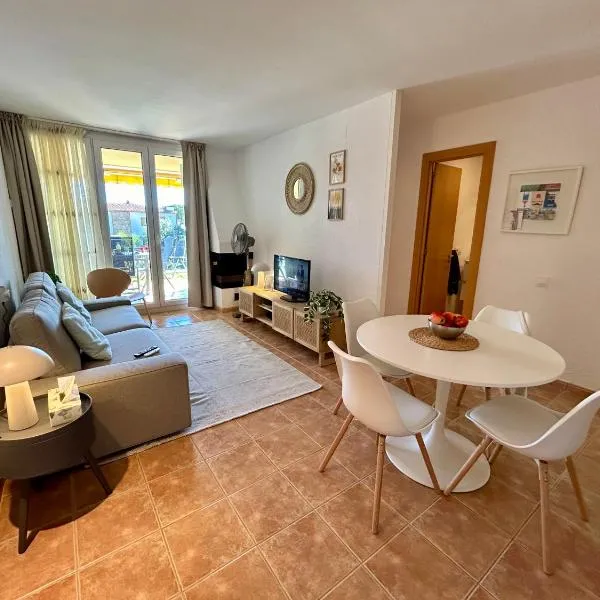 Apartament reformat, Wi Fi, parking, piscina, AC，位于卡莱利亚德帕拉弗鲁赫尔的酒店
