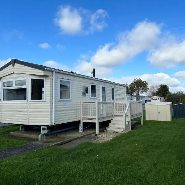 D34 Steeple Bay Caravan Site，位于Layer Marney的酒店